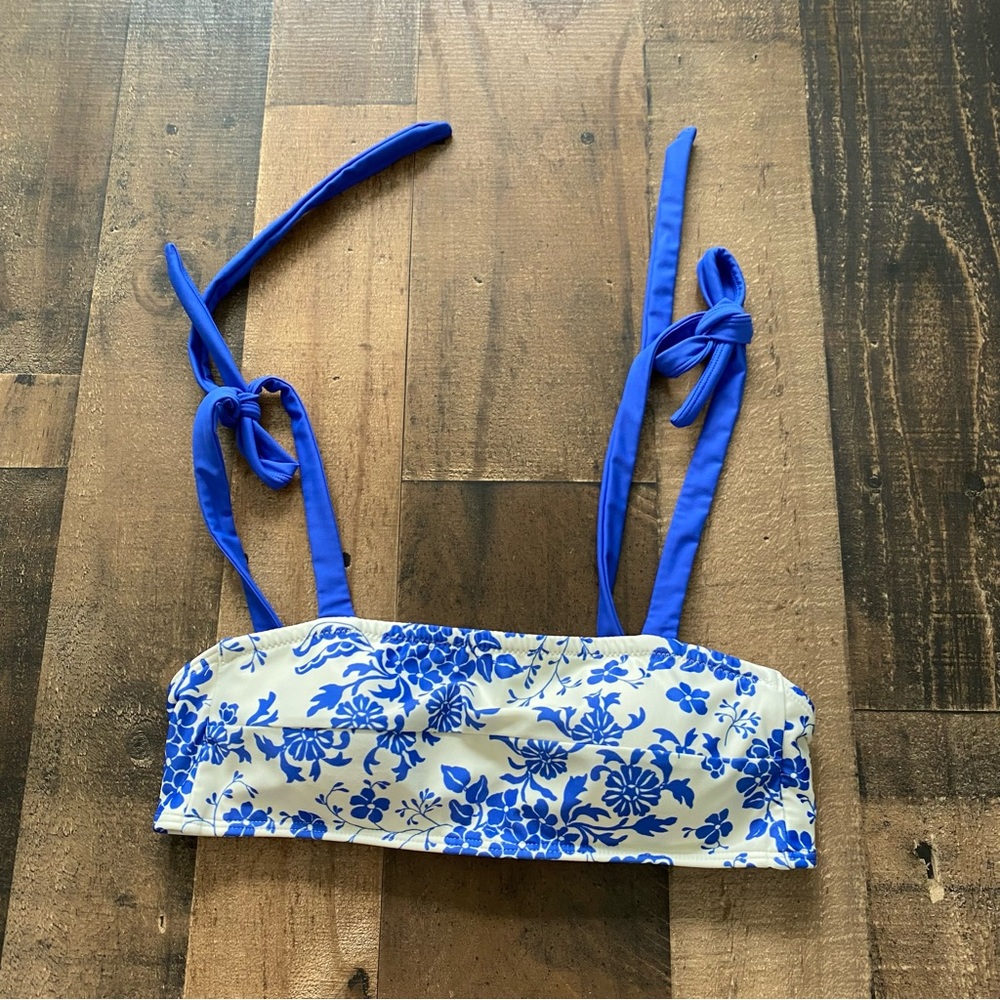 Summersalt bikini Top  in vintage floral hydrangea
